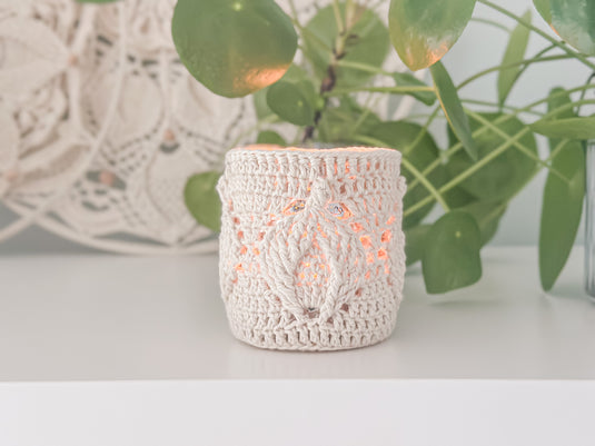 Cozy Leaf Holder