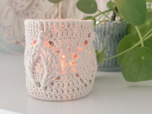 Cozy Leaf Holder