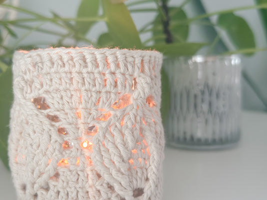 Cozy Leaf Holder