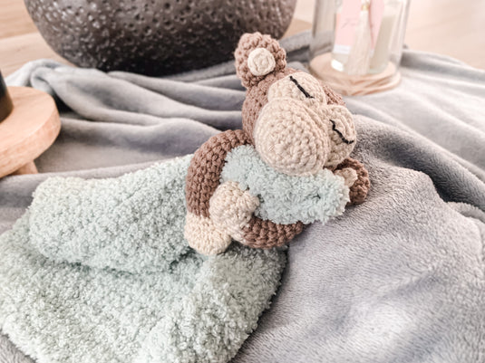 Monkey cuddle cloth