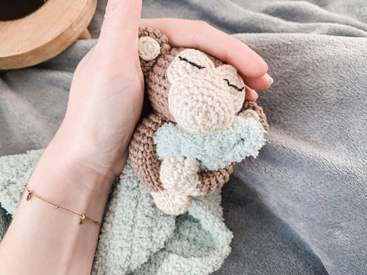 Monkey cuddle cloth