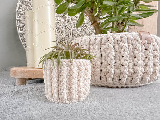 Ribbed Holder